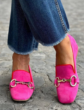 Ilse | Bold Loafers with Metal Detail – Deep Pink