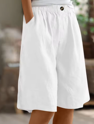 Jemima | Relaxed Linen Shorts with Side Pockets – White